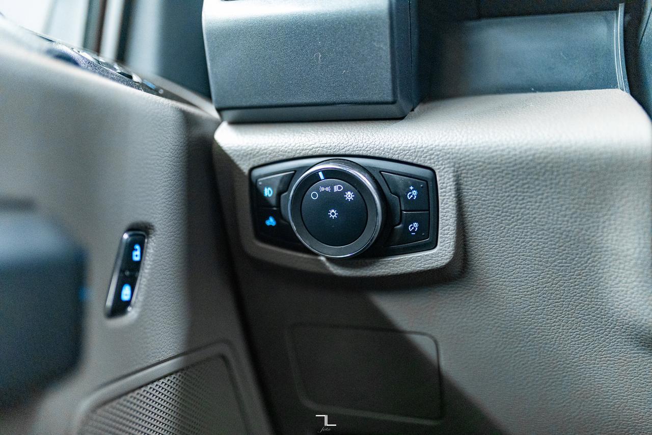 2022 Ford F-250 4x4 Reg Cab XLT PSeat BCam Red Deer AB