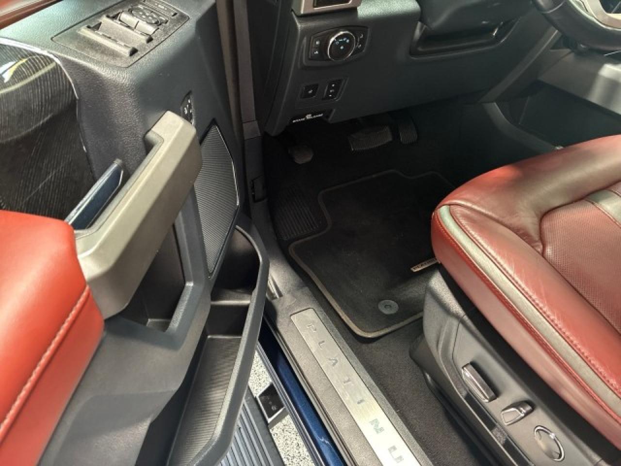 2022 Ford F-250 Platinum, Pano Roof, FX4 Houston TX