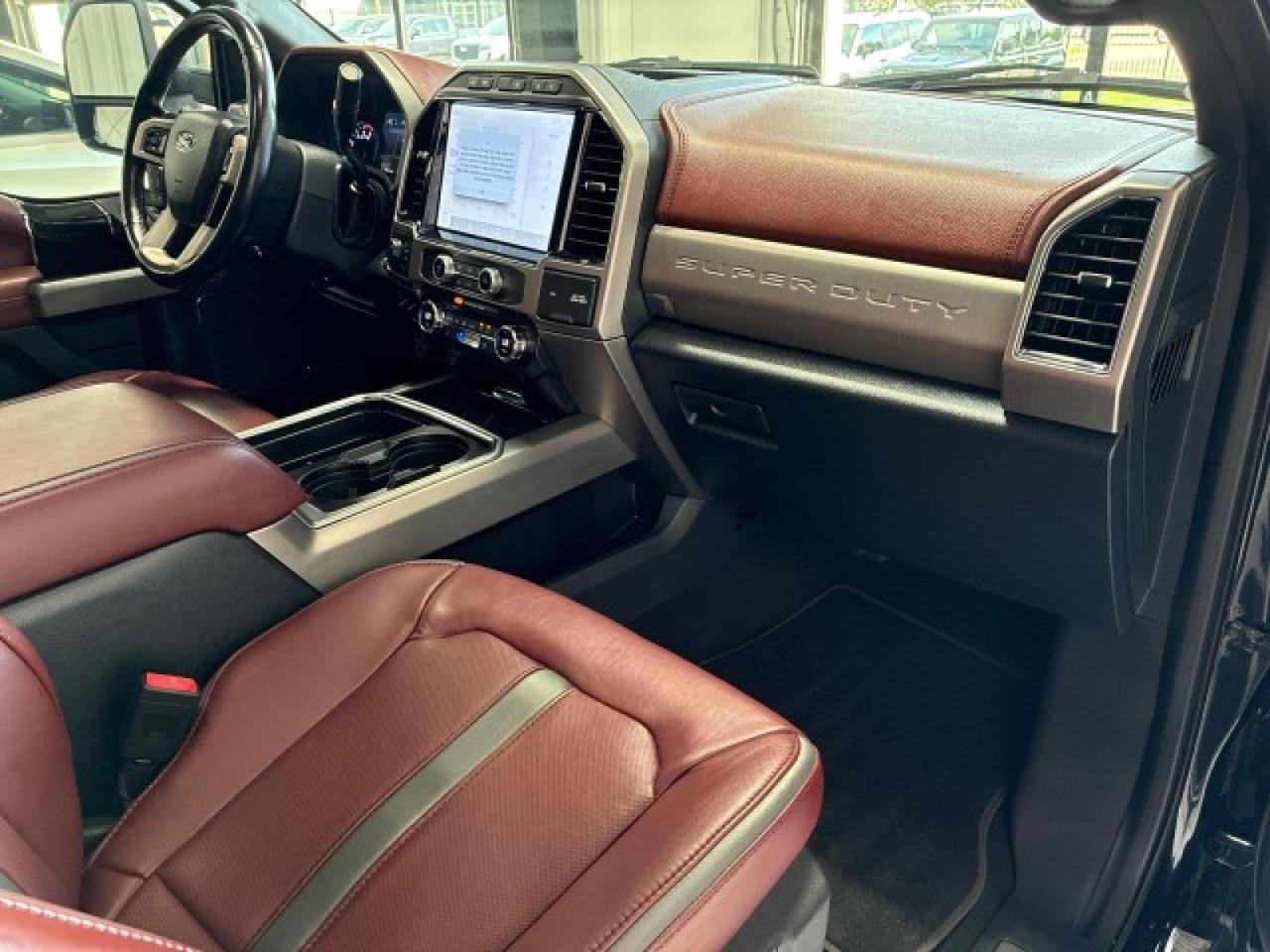 2022 Ford F-250 Platinum, Pano Roof, FX4 Houston TX