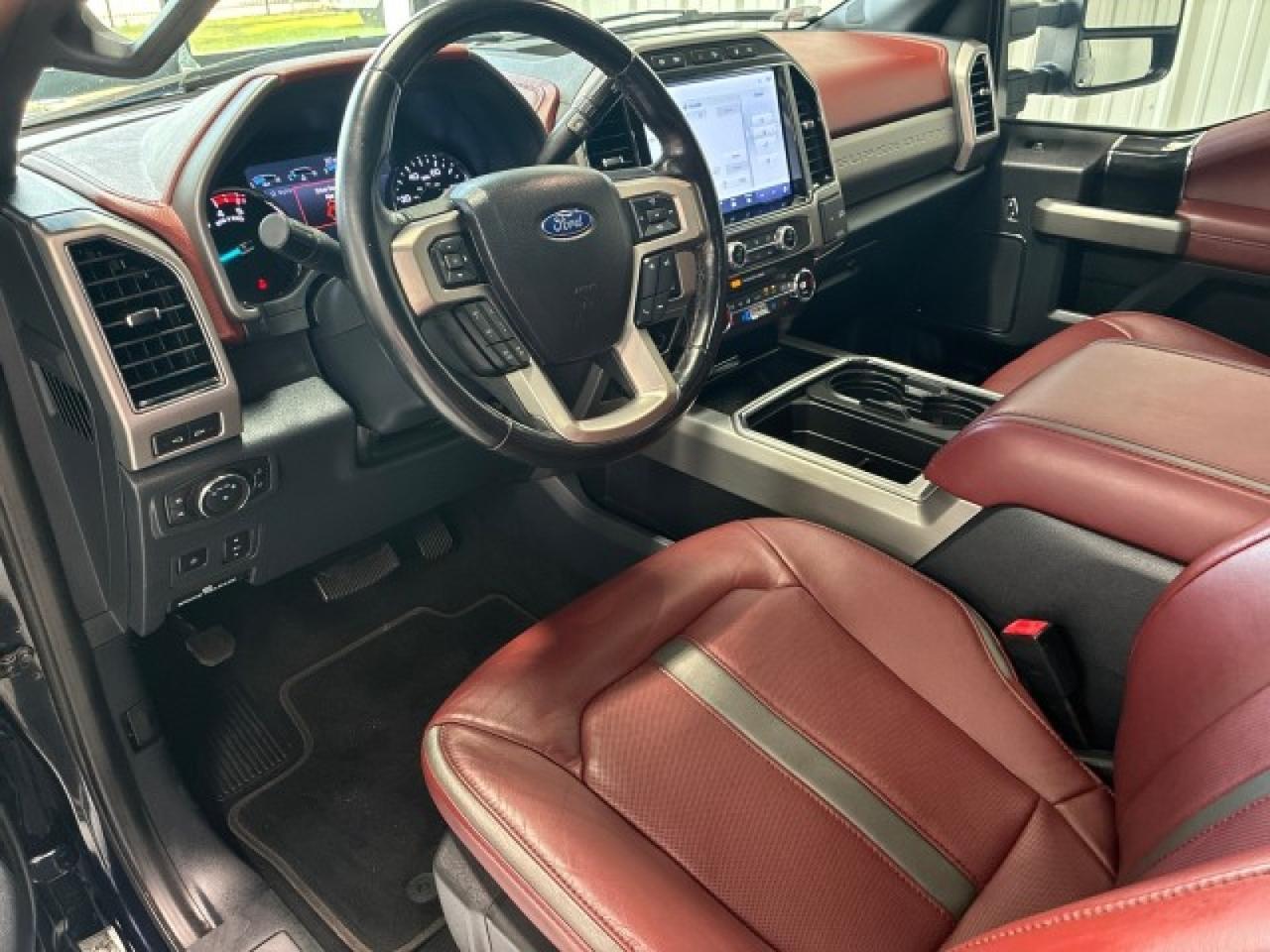 2022 Ford F-250 Platinum, Pano Roof, FX4 Houston TX
