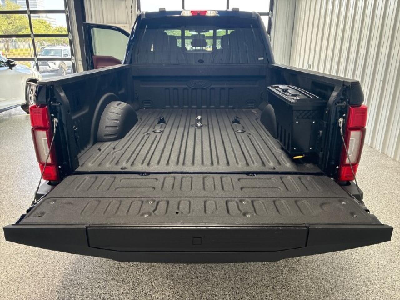 2022 Ford F-250 Platinum, Pano Roof, FX4 Houston TX