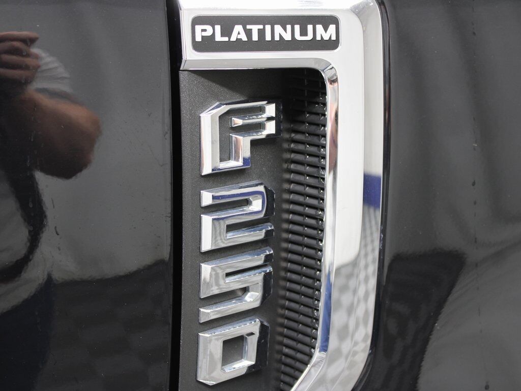 2022 Ford F-250 Super Duty 4x4 Crew Cab Platinum Fond du Lac WI