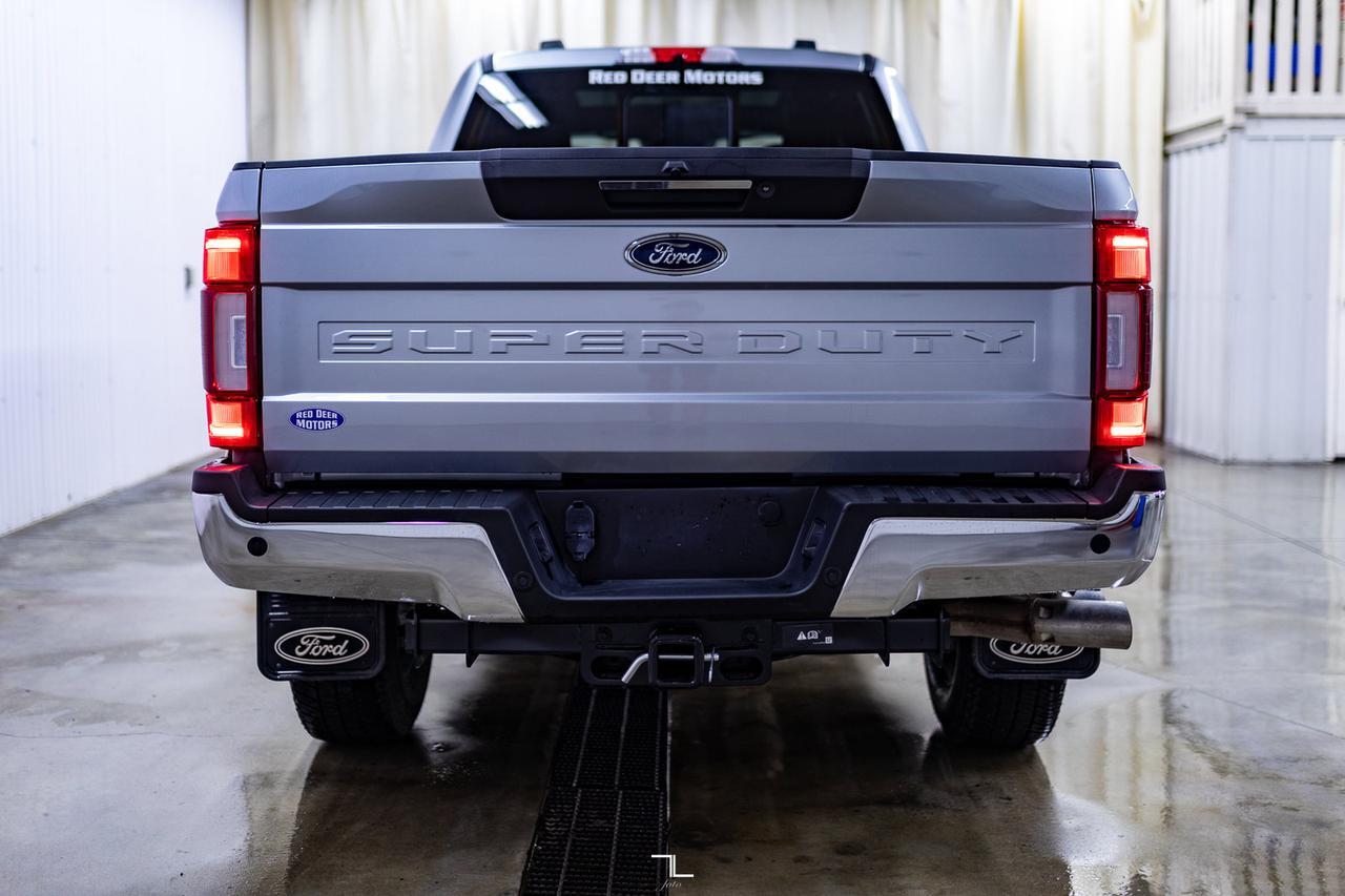 2022 Ford F-350 4x4 Crew Cab Lariat Diesel Leather Roof Nav Red Deer AB