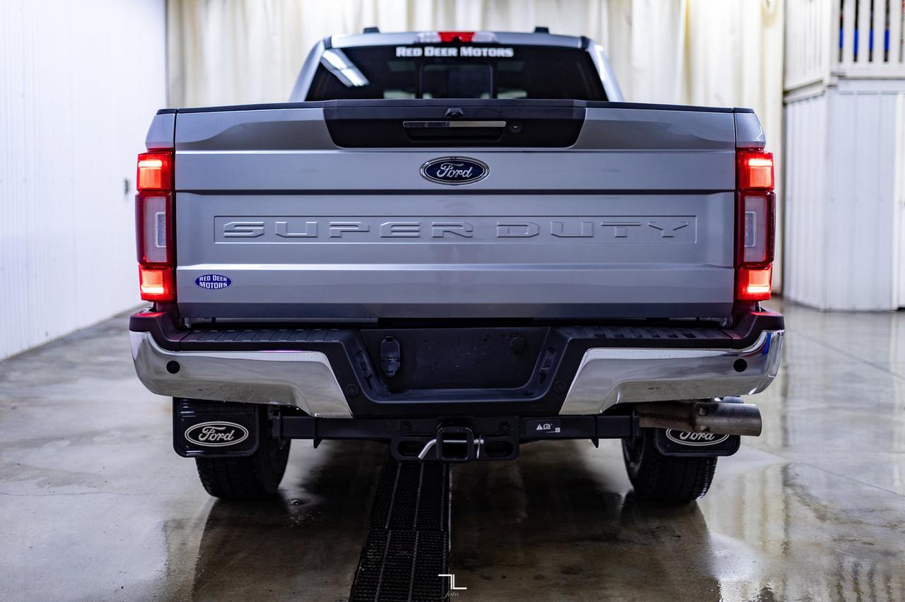 2022 Ford F-350 4x4 Crew Cab Lariat Diesel Leather Roof Nav Red Deer AB