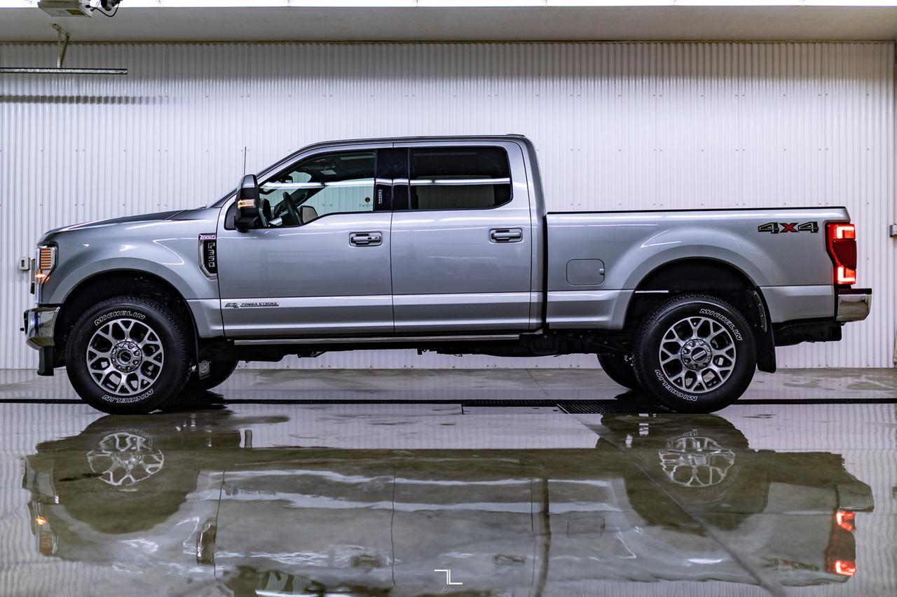 2022 Ford F-350 4x4 Crew Cab Lariat Diesel Leather Roof Nav Red Deer AB
