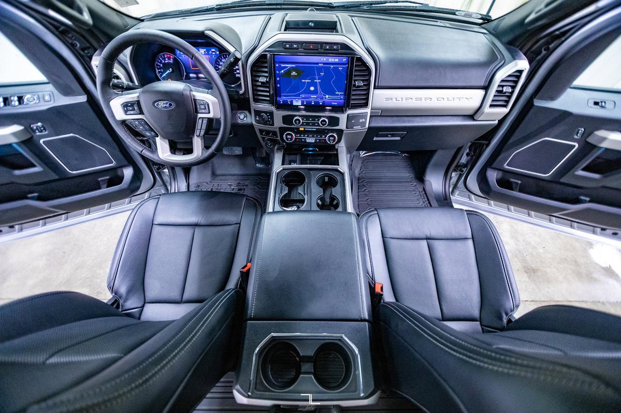 2022 Ford F-350 4x4 Crew Cab Lariat Diesel Leather Roof Nav Red Deer AB