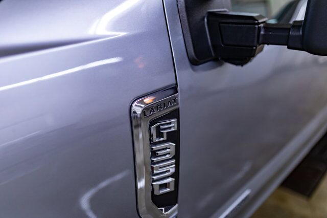 2022 Ford F-350 4x4 Crew Cab Lariat Diesel Leather Roof Nav Red Deer AB