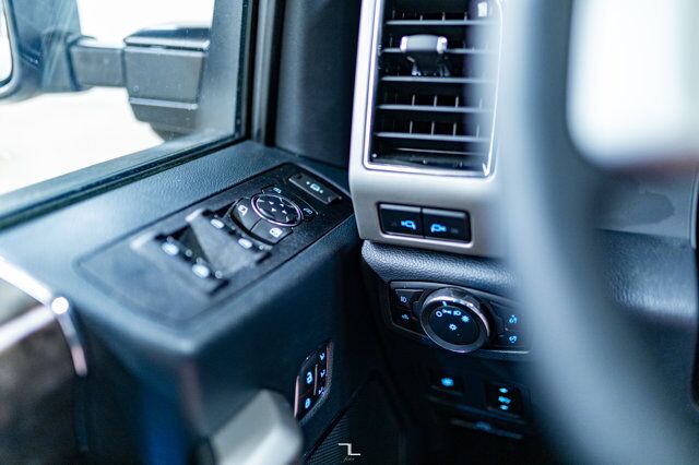 2022 Ford F-350 4x4 Crew Cab Lariat Diesel Leather Roof Nav Red Deer AB