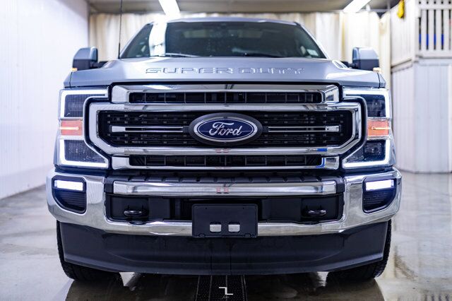 2022 Ford F-350 4x4 Crew Cab Lariat Diesel Leather Roof Nav Red Deer AB