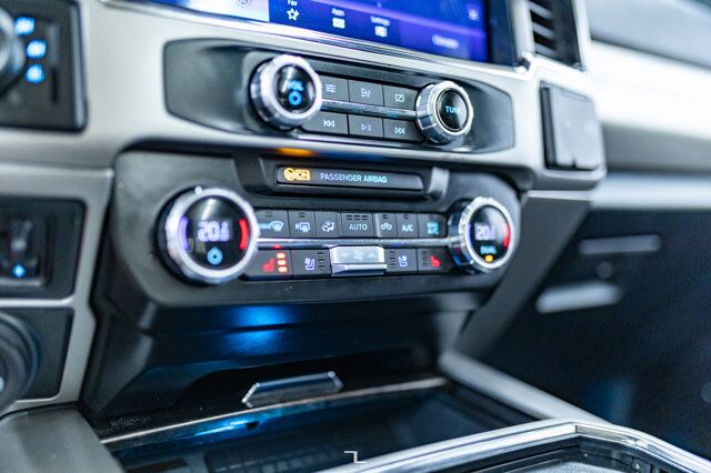 2022 Ford F-350 4x4 Crew Cab Lariat Diesel Leather Roof Nav Red Deer AB