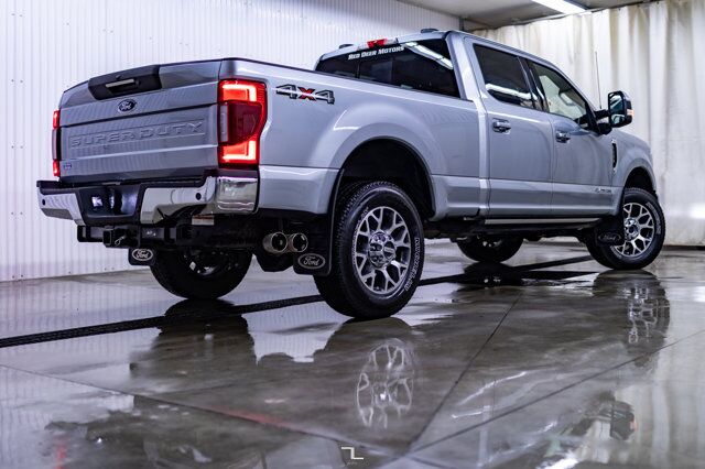 2022 Ford F-350 4x4 Crew Cab Lariat Diesel Leather Roof Nav Red Deer AB