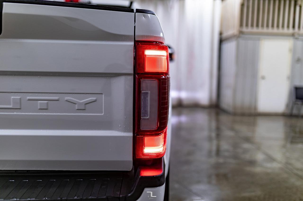 2022 Ford F-350 4x4 Crew Cab Lariat FX4 Diesel Leather Roof Nav Red Deer AB