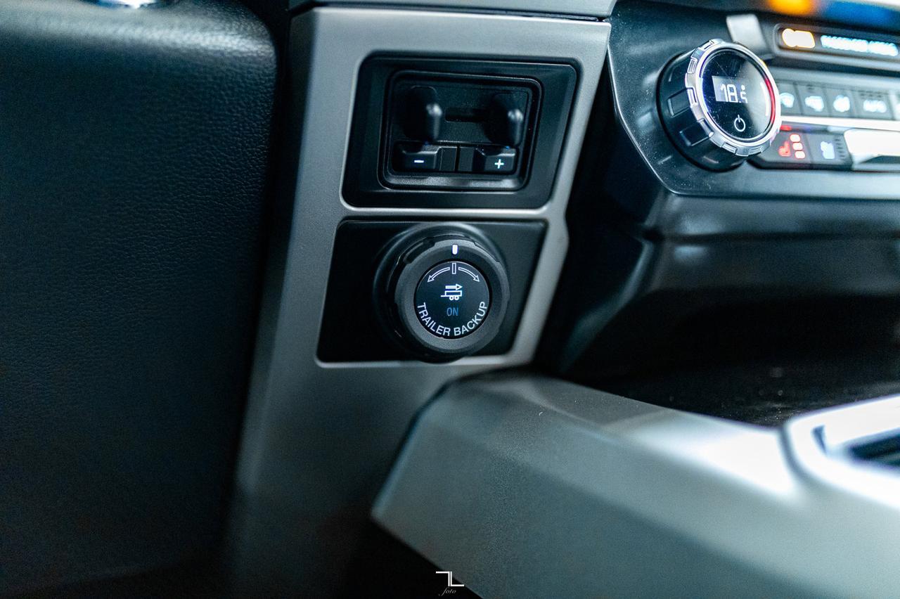 2022 Ford F-350 4x4 Crew Cab Lariat FX4 Diesel Leather Roof Nav Red Deer AB