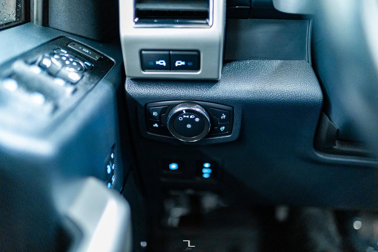 2022 Ford F-350 4x4 Crew Cab Lariat FX4 Diesel Leather Roof Nav Red Deer AB