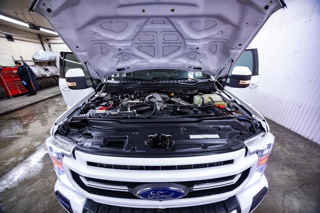 2022 Ford F-350 4x4 Crew Cab Lariat FX4 Diesel Leather Roof Nav Red Deer AB