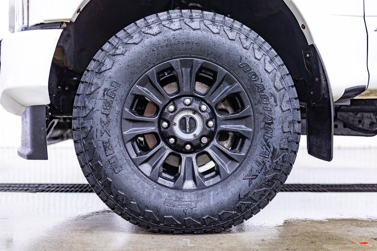 2022 Ford F-350 4x4 Crew Cab Lariat FX4 Diesel Leather Roof Nav Red Deer AB