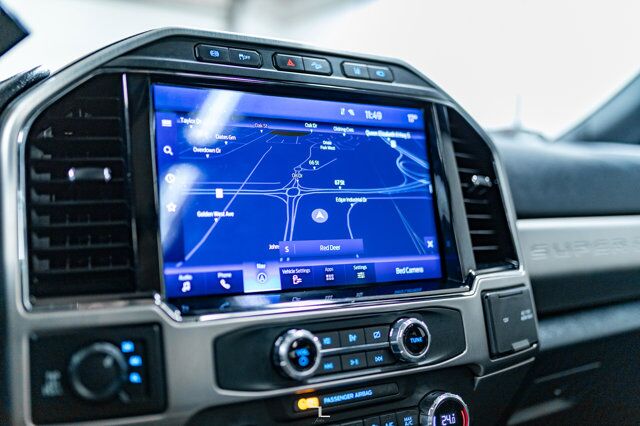 2022 Ford F-350 4x4 Crew Cab Platinum Diesel Leather Roof Nav 4&quot; Lift Red Deer AB