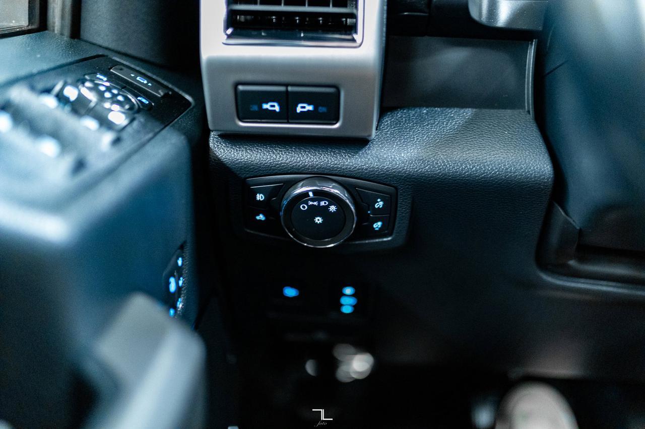 2022 Ford F-350 4x4 Crew Cab Platinum Diesel Leather Roof Nav 4" Lift Red Deer AB