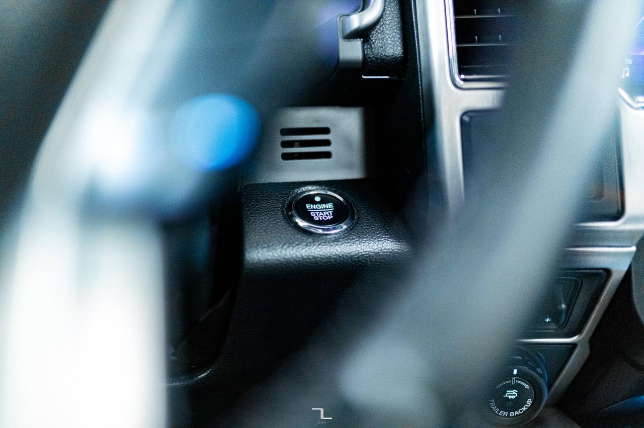 2022 Ford F-350 4x4 Crew Cab Platinum Diesel Leather Roof Nav 4" Lift Red Deer AB