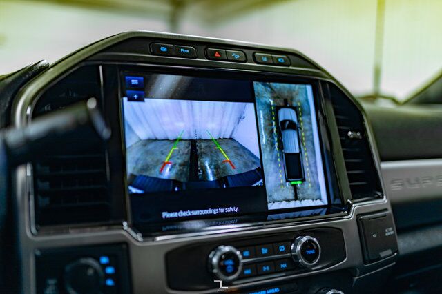 2022 Ford F-350 4x4 Crew Cab Platinum Diesel Leather Roof Nav 4&quot; Lift Red Deer AB