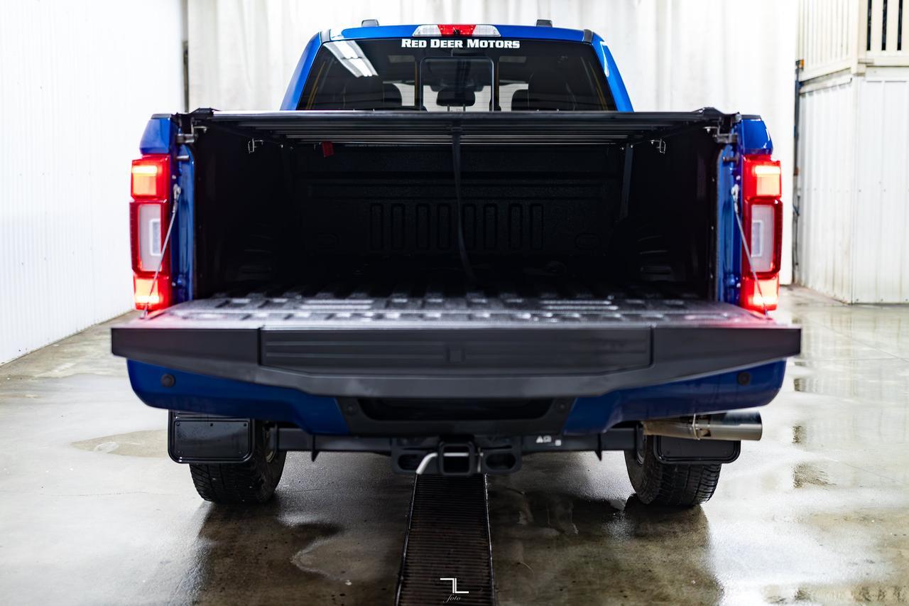 2022 Ford F-350 4x4 Crew Cab Platinum FX4 Diesel Leather Roof Nav Red Deer AB