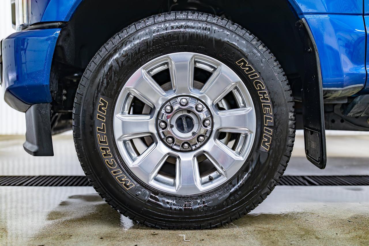 2022 Ford F-350 4x4 Crew Cab Platinum FX4 Diesel Leather Roof Nav Red Deer AB