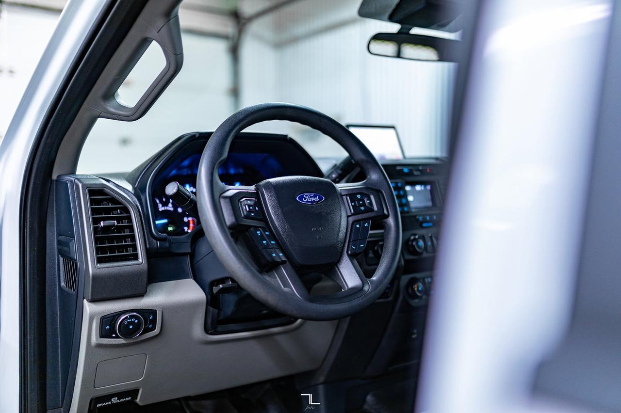 2022 Ford F-350 4x4 Crew Cab XL Deck BCam Red Deer AB