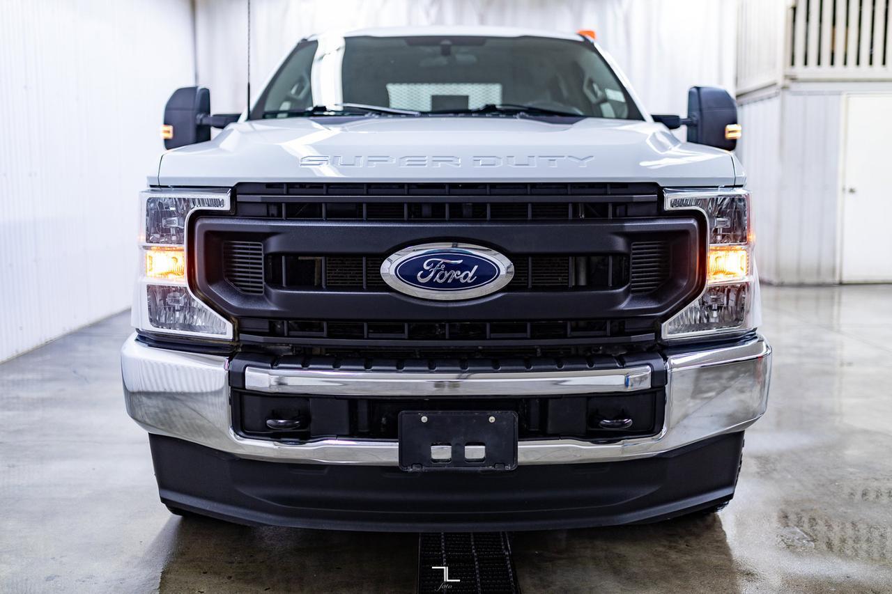 2022 Ford F-350 4x4 Crew Cab XL Deck BCam Red Deer AB