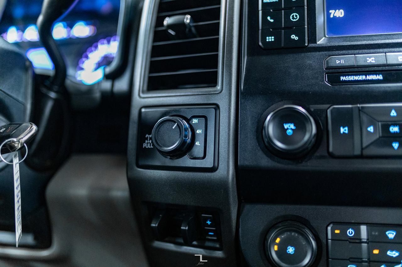 2022 Ford F-350 4x4 Crew Cab XL Deck BCam Red Deer AB