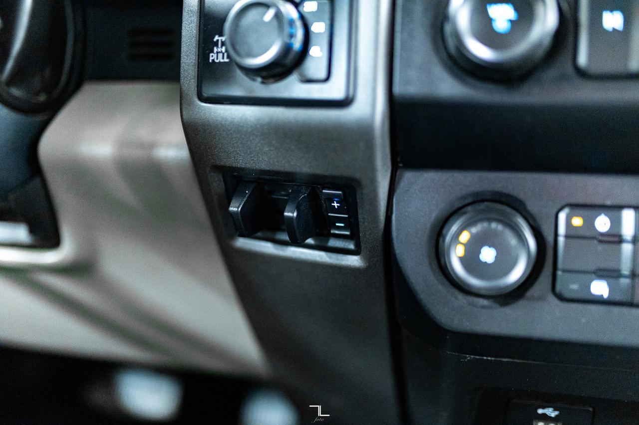 2022 Ford F-350 4x4 Crew Cab XL Deck BCam Red Deer AB