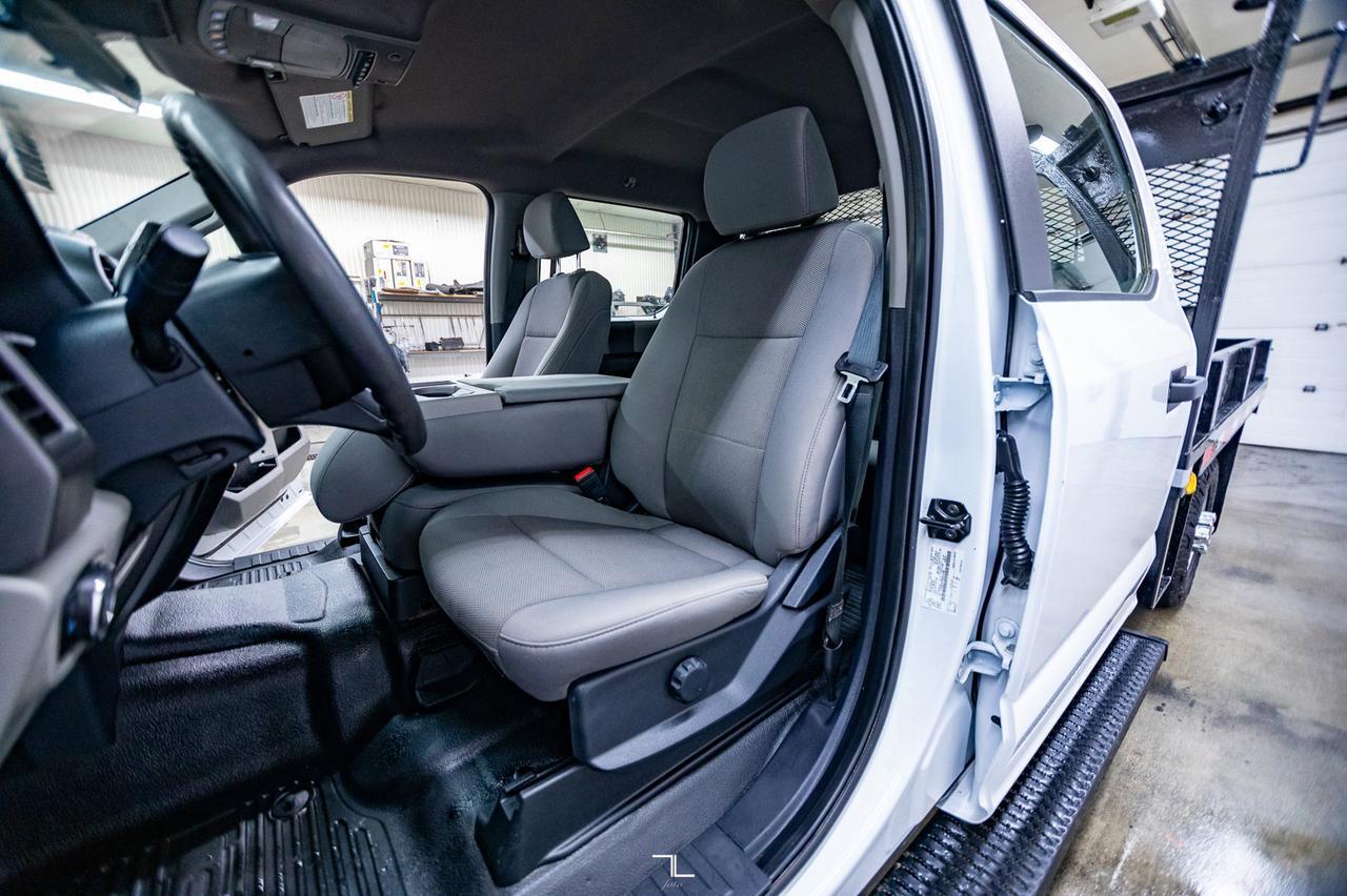 2022 Ford F-350 4x4 Crew Cab XL Deck BCam Red Deer AB