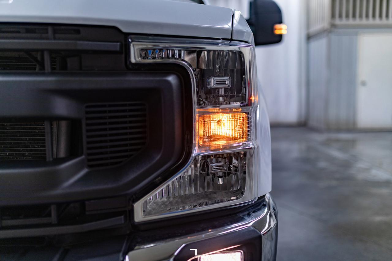 2022 Ford F-350 4x4 Crew Cab XL Deck BCam Red Deer AB