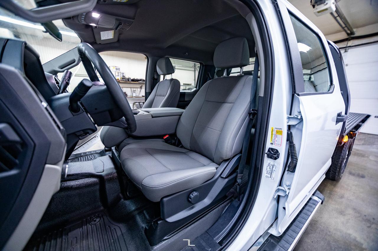 2022 Ford F-350 4x4 Crew Cab XL Deck BCam Red Deer AB