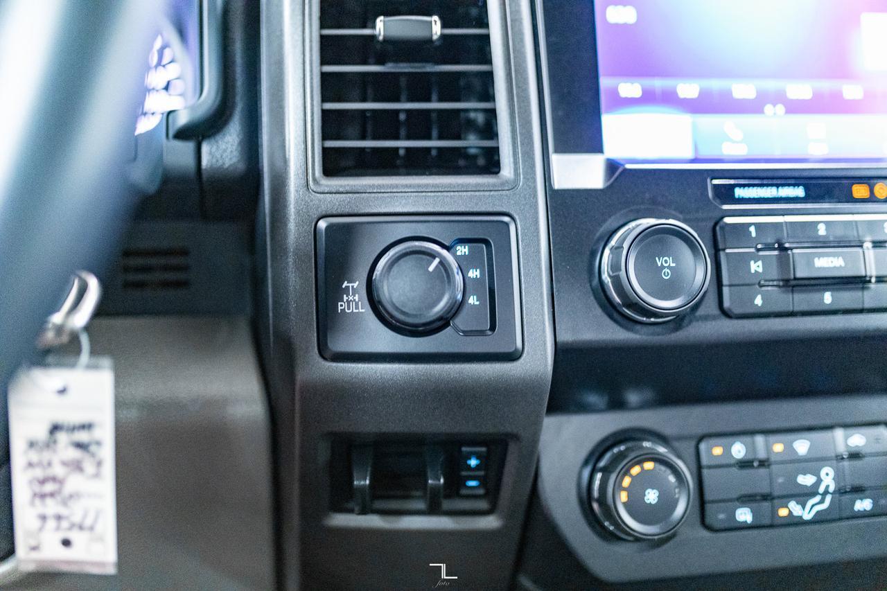 2022 Ford F-350 4x4 Crew Cab XL Deck BCam Red Deer AB