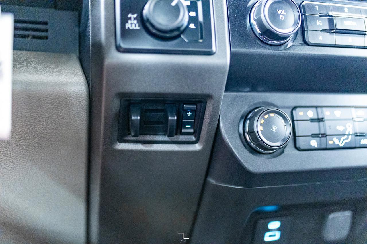 2022 Ford F-350 4x4 Crew Cab XL Deck BCam Red Deer AB