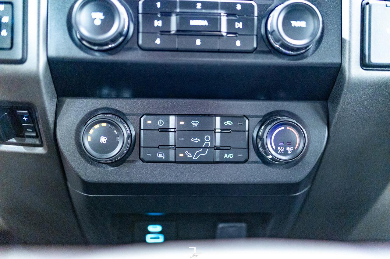 2022 Ford F-350 4x4 Crew Cab XL Deck BCam Red Deer AB