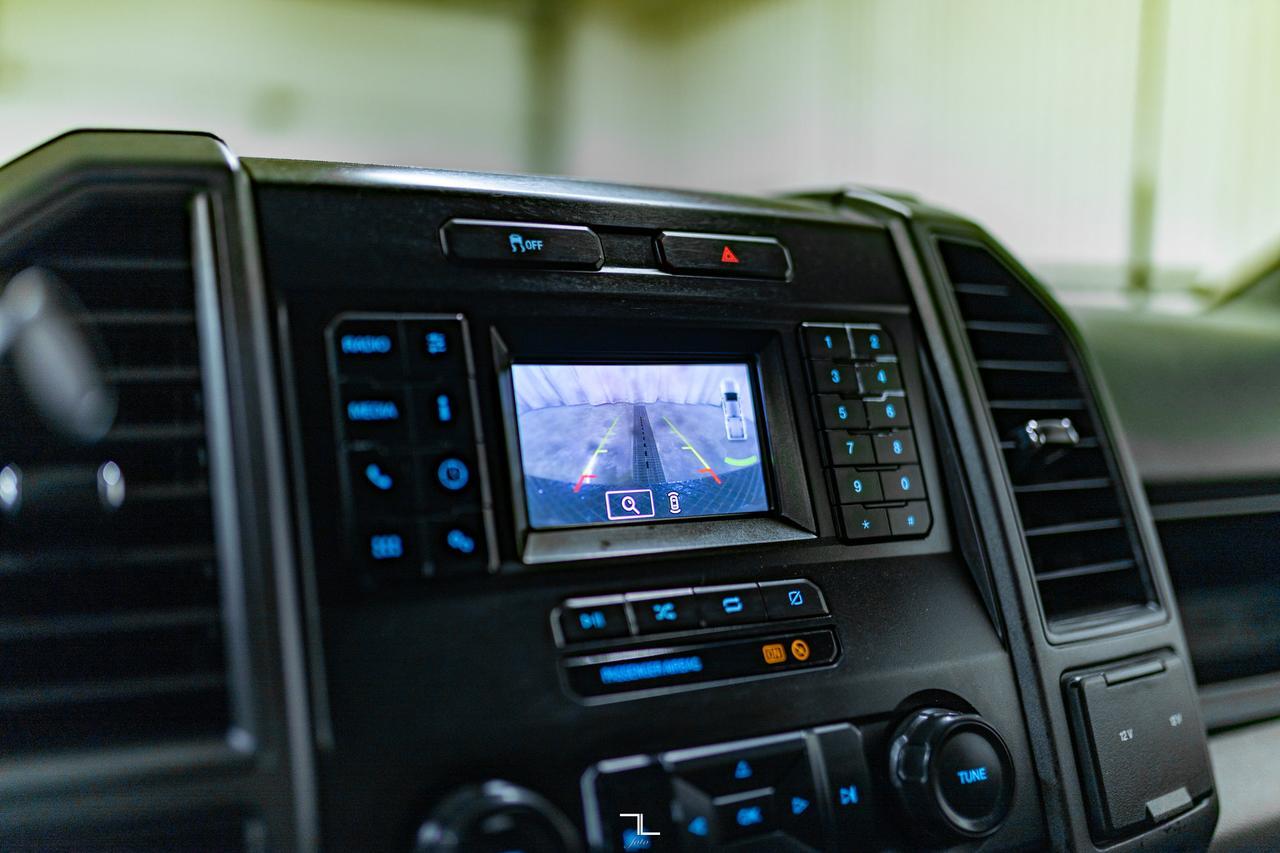 2022 Ford F-350 4x4 Crew Cab XL Deck BCam Red Deer AB