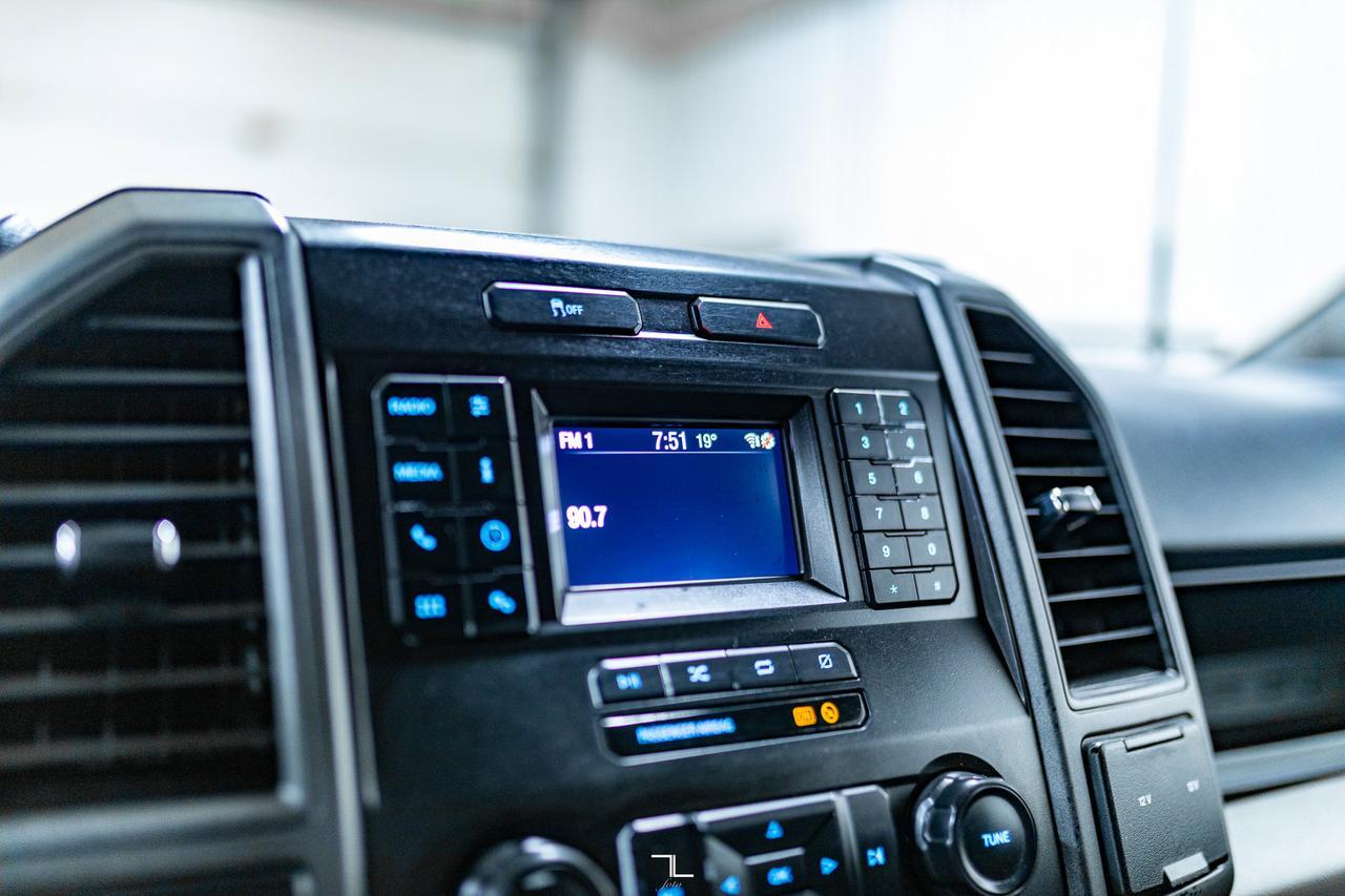 2022 Ford F-350 4x4 Crew Cab XL Deck BCam Red Deer AB