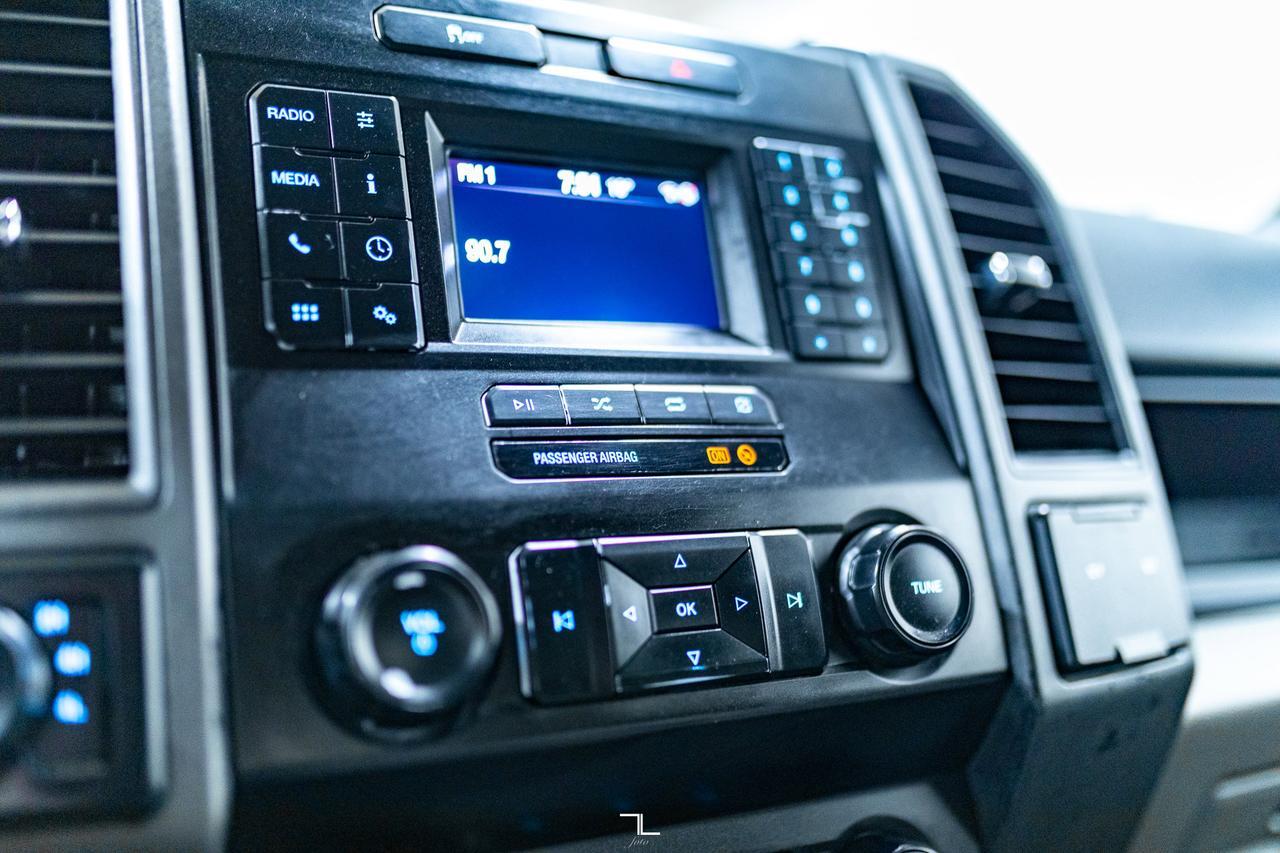 2022 Ford F-350 4x4 Crew Cab XL Deck BCam Red Deer AB