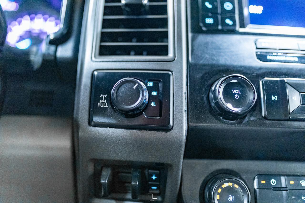 2022 Ford F-350 4x4 Crew Cab XL Deck BCam Red Deer AB