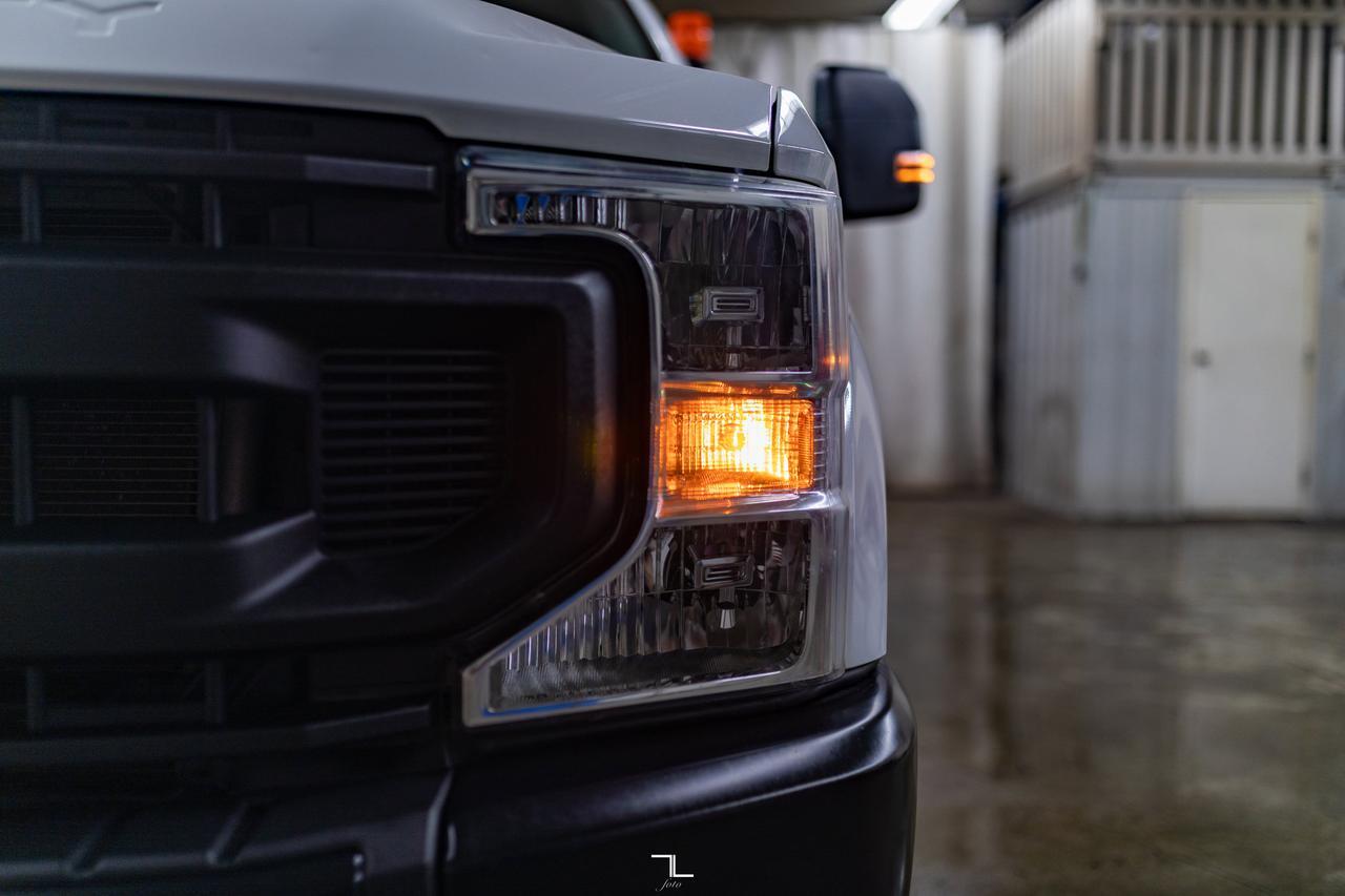 2022 Ford F-350 4x4 Crew Cab XL Deck BCam Red Deer AB