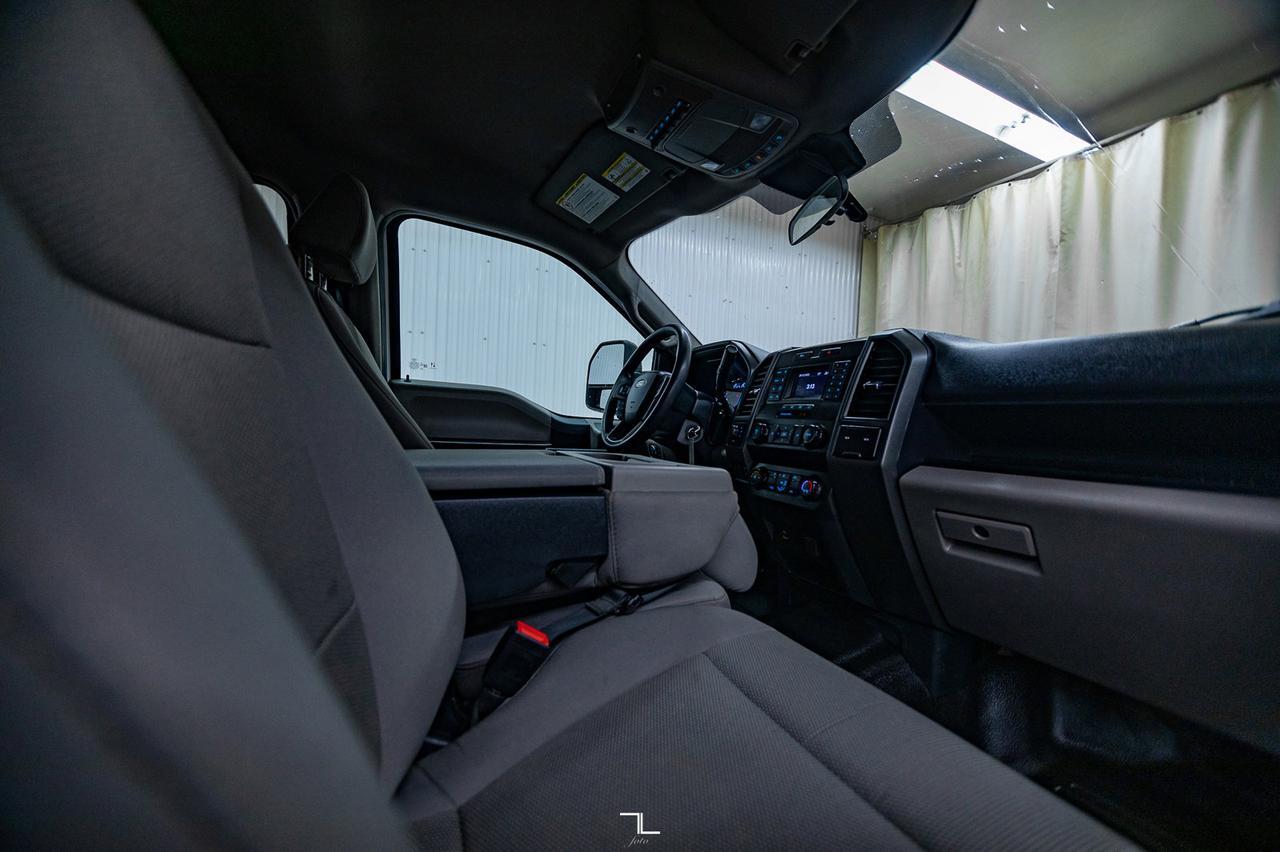 2022 Ford F-350 4x4 Crew Cab XL Deck Red Deer AB