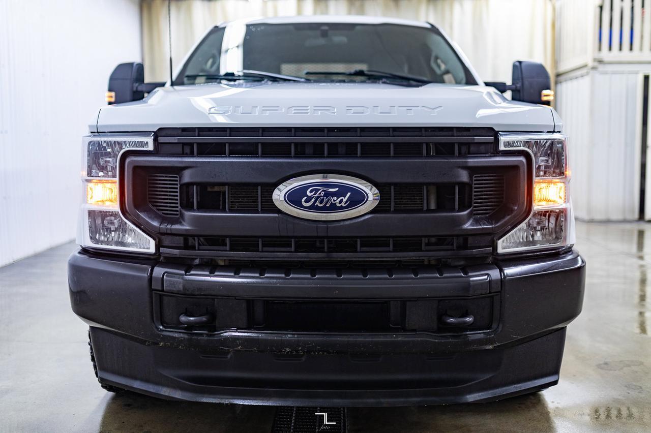 2022 Ford F-350 4x4 Crew Cab XL Deck Red Deer AB