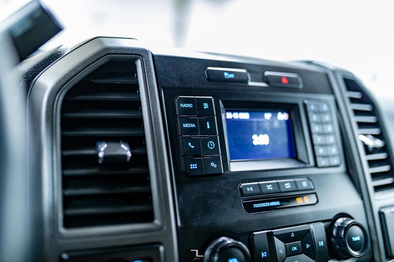 2022 Ford F-350 4x4 Crew Cab XL Deck Red Deer AB