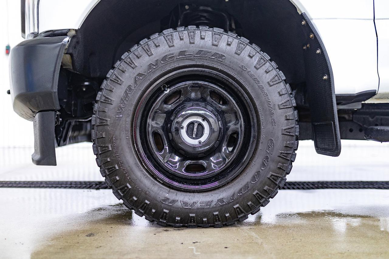 2022 Ford F-350 4x4 Crew Cab XL Deck Red Deer AB