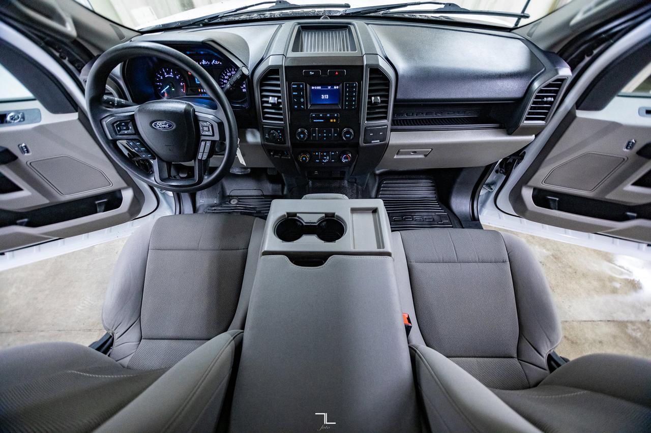 2022 Ford F-350 4x4 Crew Cab XL Deck Red Deer AB