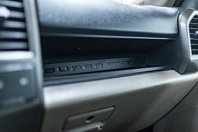 2022 Ford F-350 4x4 Crew Cab XL Deck Red Deer AB