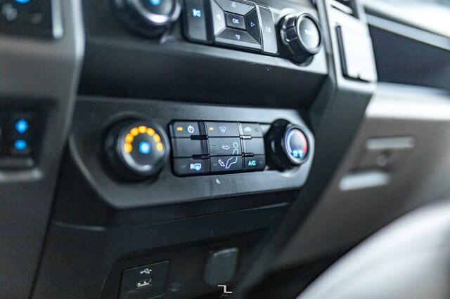 2022 Ford F-350 4x4 Crew Cab XL Deck Red Deer AB