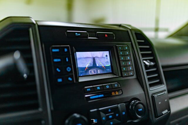 2022 Ford F-350 4x4 Crew Cab XL Deck Red Deer AB