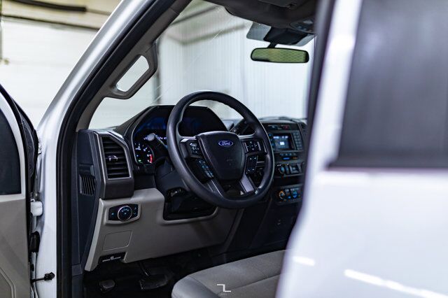 2022 Ford F-350 4x4 Crew Cab XL Deck Red Deer AB